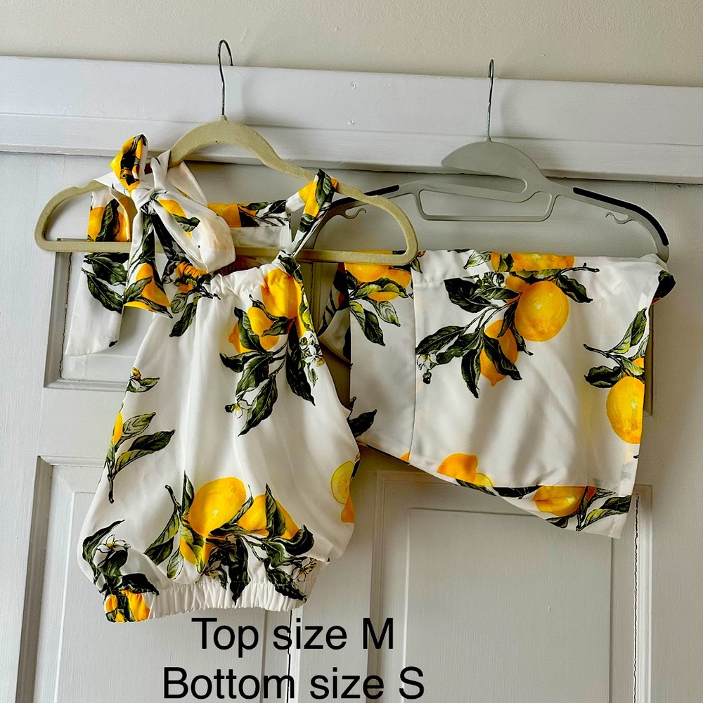 Two piece shorts and crop top with lemon design